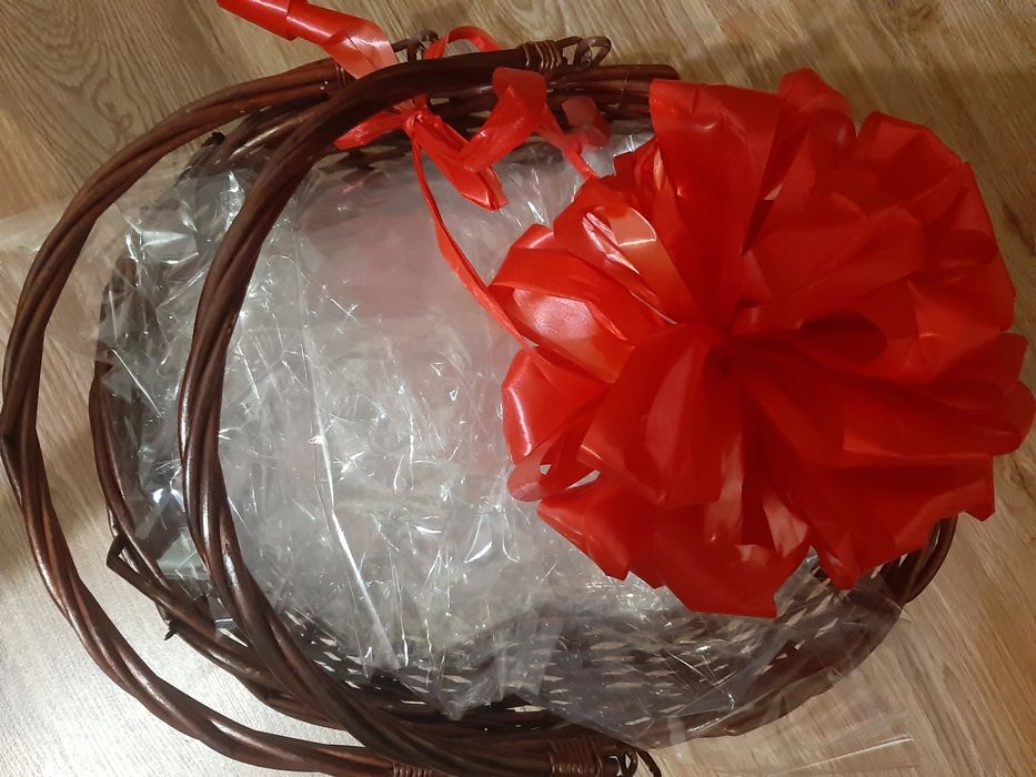 Продам корзинку плетеную