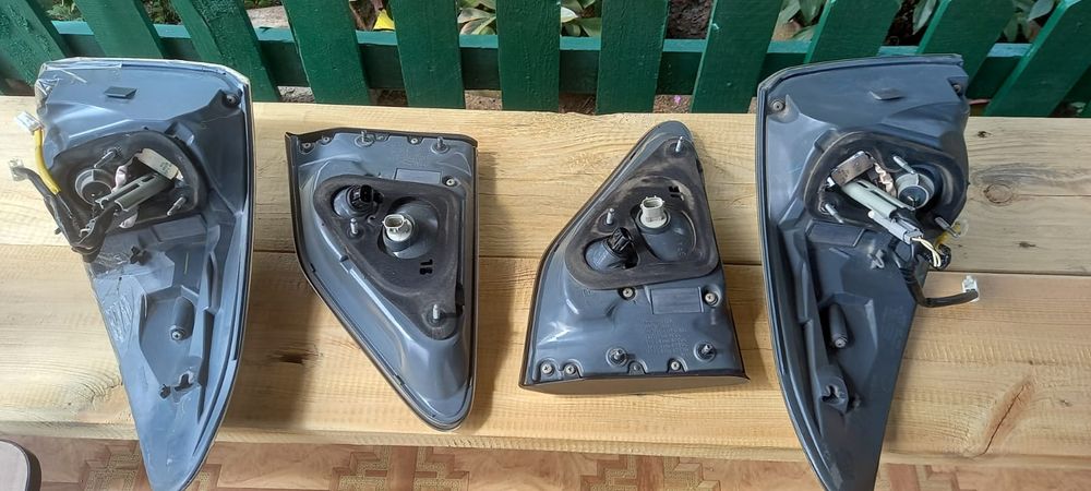 Фонарь Lexus rx 350.