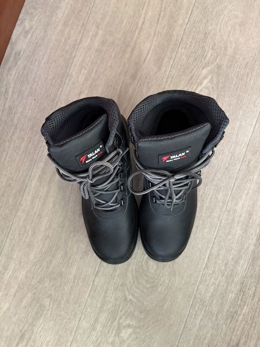 Продам берцы летние 41р,