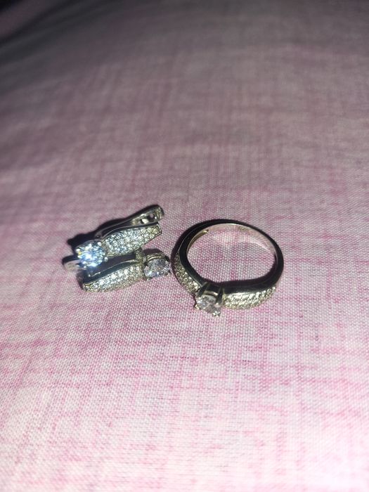 Kumush kamplekt srochni sotiladi