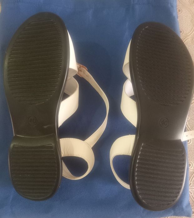 Продаются новые женские летние босоножки.