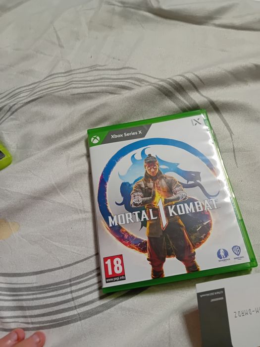 Xbox series x forte puțin utilizat