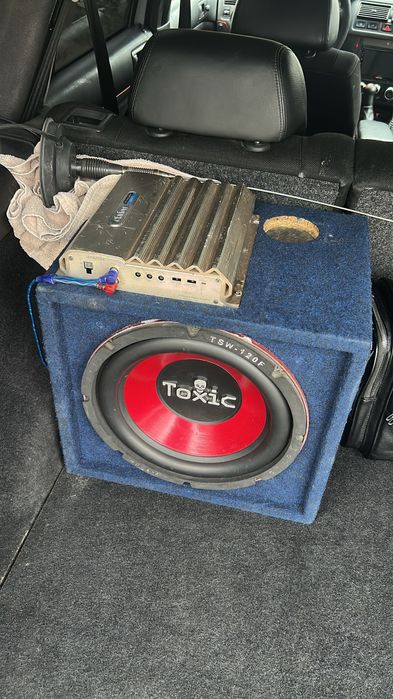 Vând subwoofer toxic 1000w