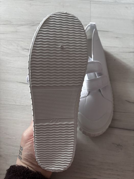 Летни равни кецове