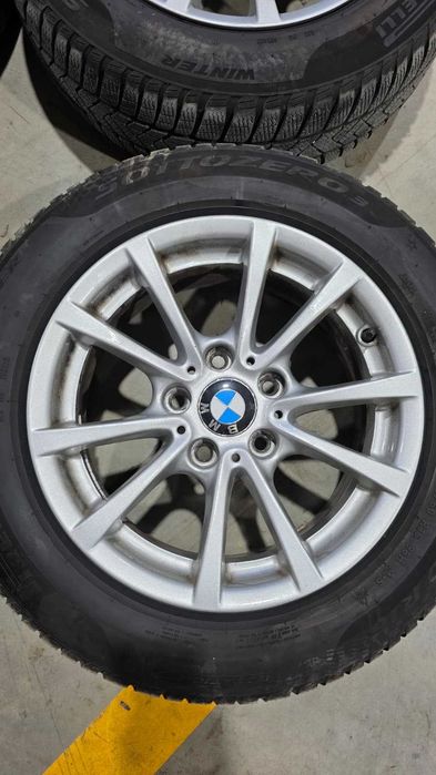 Set 4 jante originale BMW + anvelope iarnă Pirelli Sottozero 3