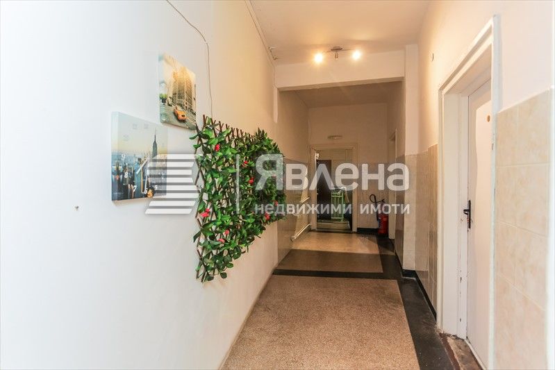 Продава се Офис в София, Център - 414 кв.м за 2054 €/кв.м - Снимка #5