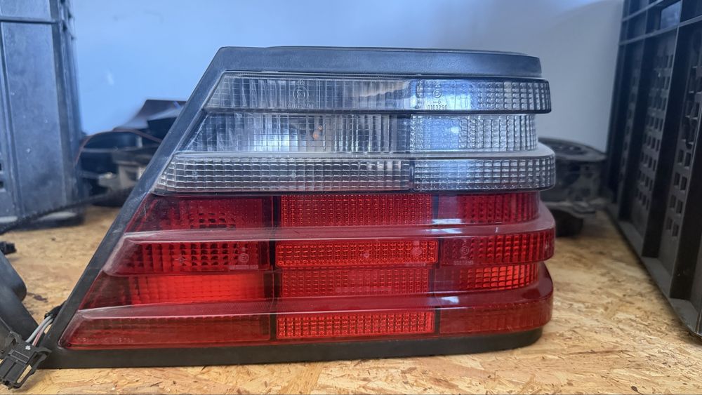 Задние фары от w124