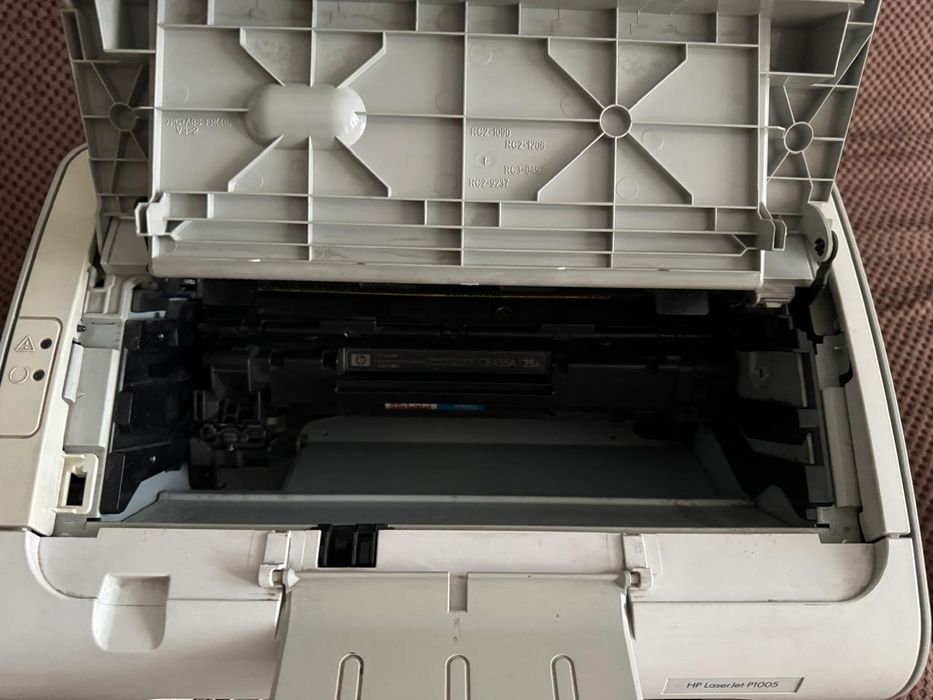 Принтер hp  p1005