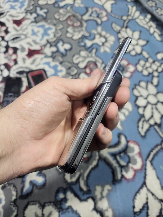 Nokia 8800 classik sotladi