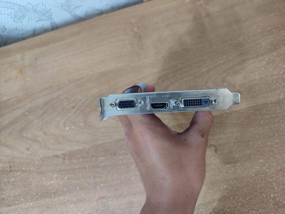 Продаеться ретро-видеокарта GT 710