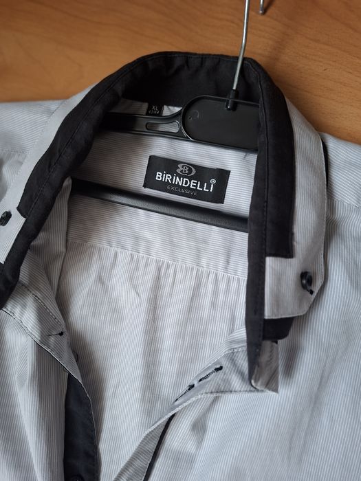 Vind cămașă de bărbați  .