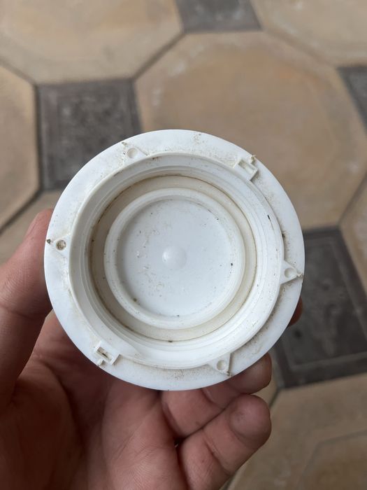 Крышки от канистры 50 тг