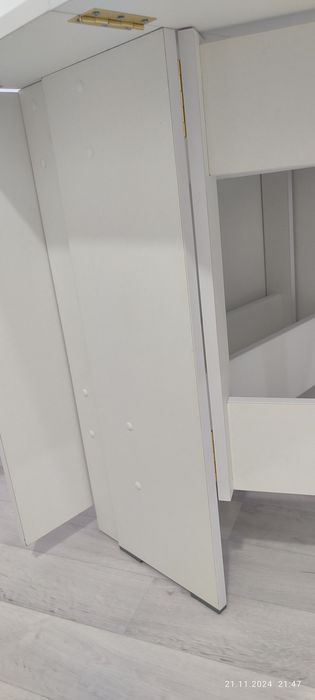 Продам стол книжка