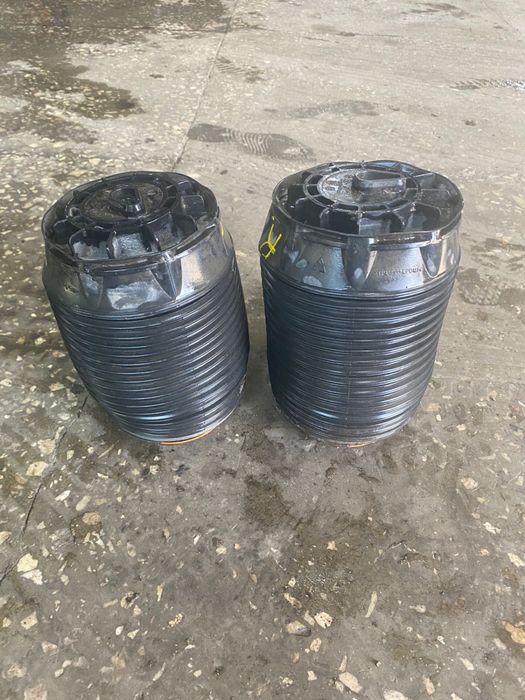 Продам пневмобаллоны на Kia Quoris/Equus