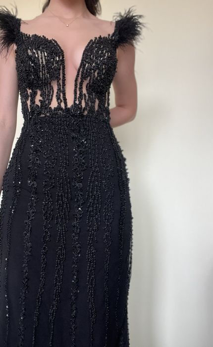 Стилна рокля с токове