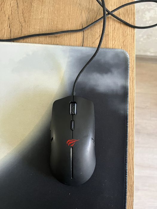 Игровая проводная мышка