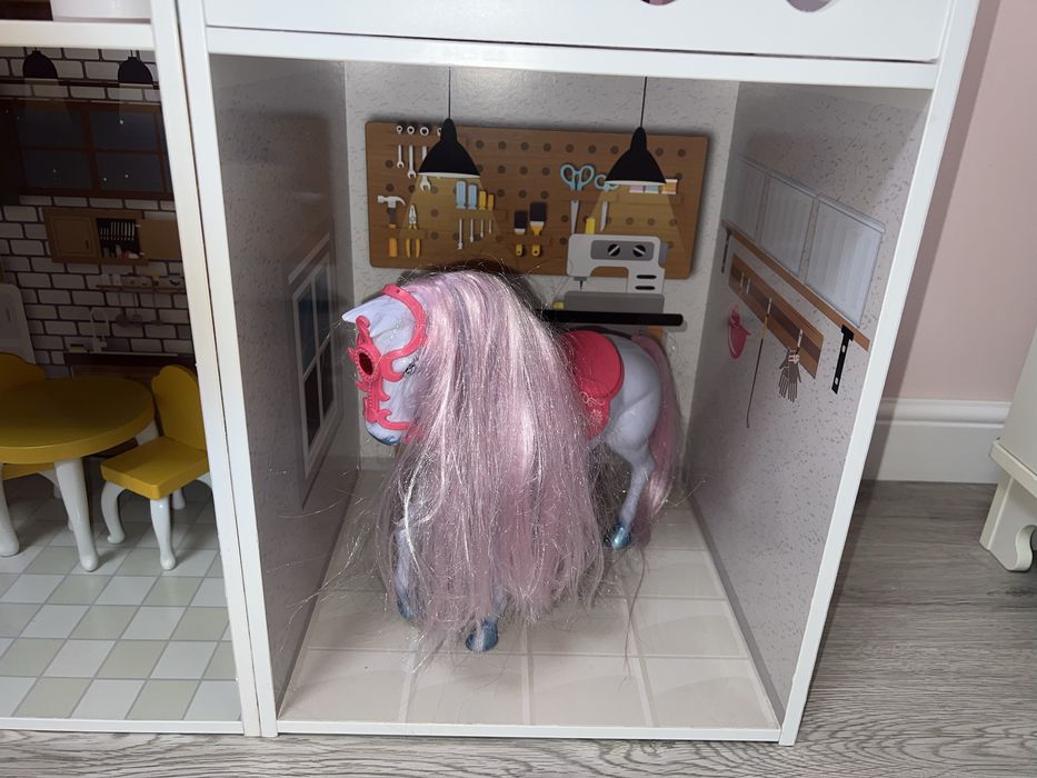 Vând căsuță din lemn pentru păpuși