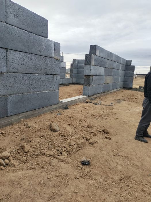 10 соттық жер қабырғасы көтерілген