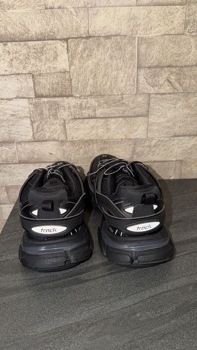 Balenciaga track fara led