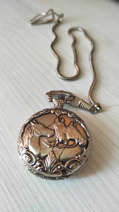Ceas de buzunar cu mecanism quartz (pe baterie) Himi.