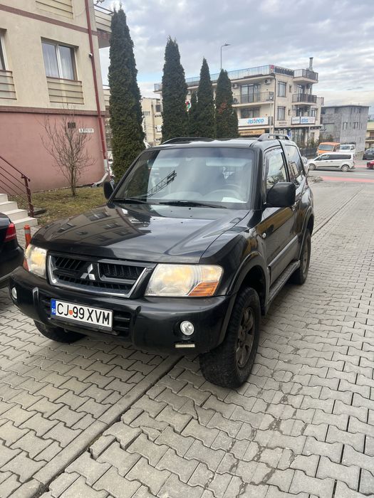 Mitsubishi Pajero– 4x4 cu reductor – Automat – Piele – Autoutilitară