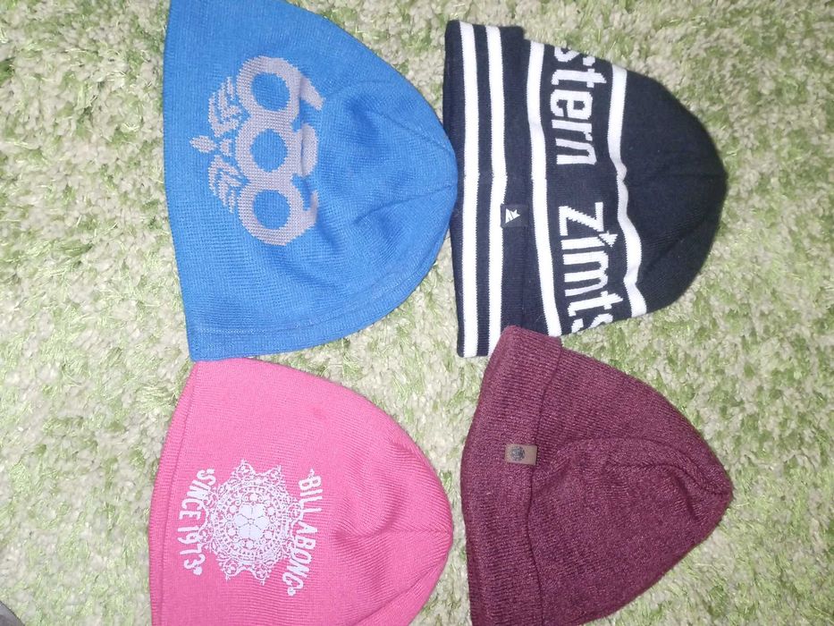 Lot caciuli DC volcom oakley Neff nike