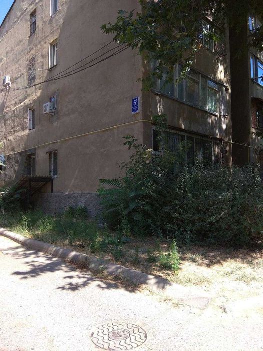 Продам до 1 апреля.  Своя 1/2/4, кирпич, 2х6 возле трц "Некст".