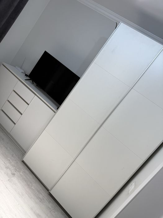 Шифоньер и два камода