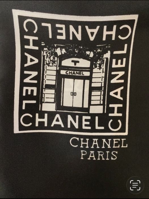 Esarfa loggo Chanel