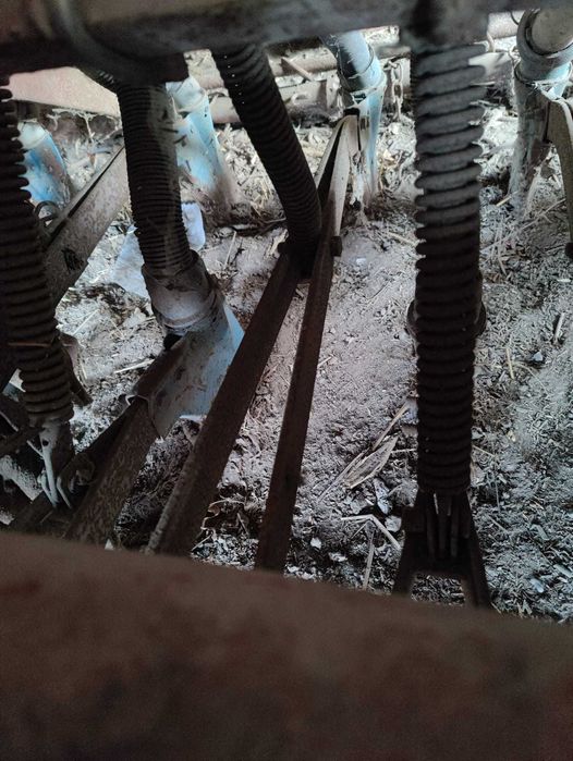 vand 2 semanatori si 1 utilaj de ierbicidat