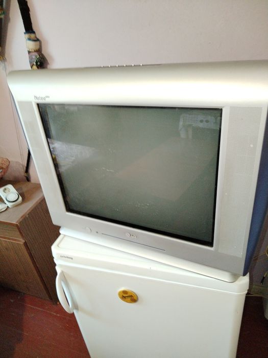 Телевизор LG плосък екран