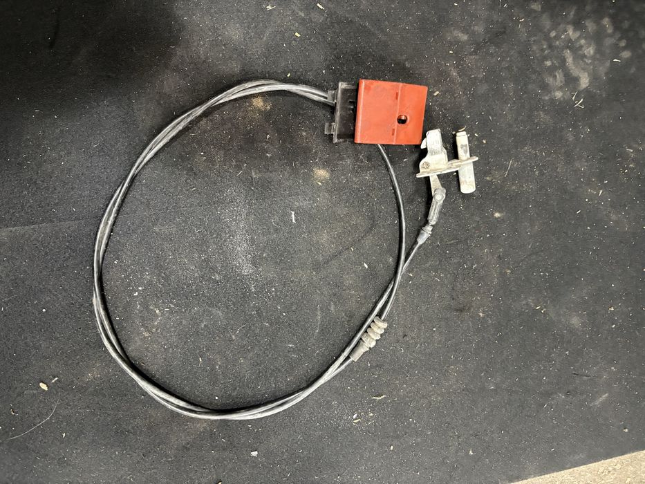 Mercedes w124 Жило Преден Капак