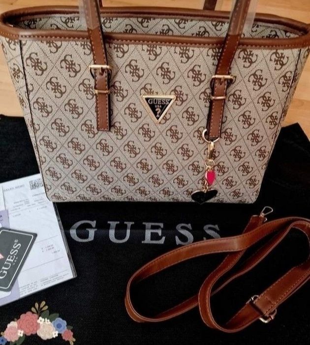 Geanta Guess,2 compartimente,logo metalic,saculet, etichetă