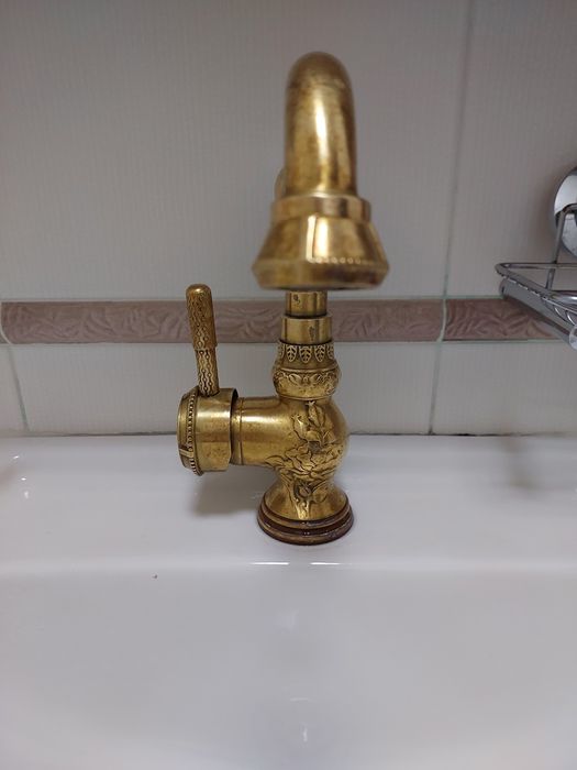 Продам смеситель для раковины