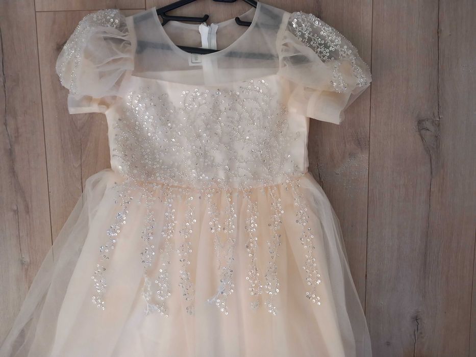 Нова детска дълга рокля размер 146-152