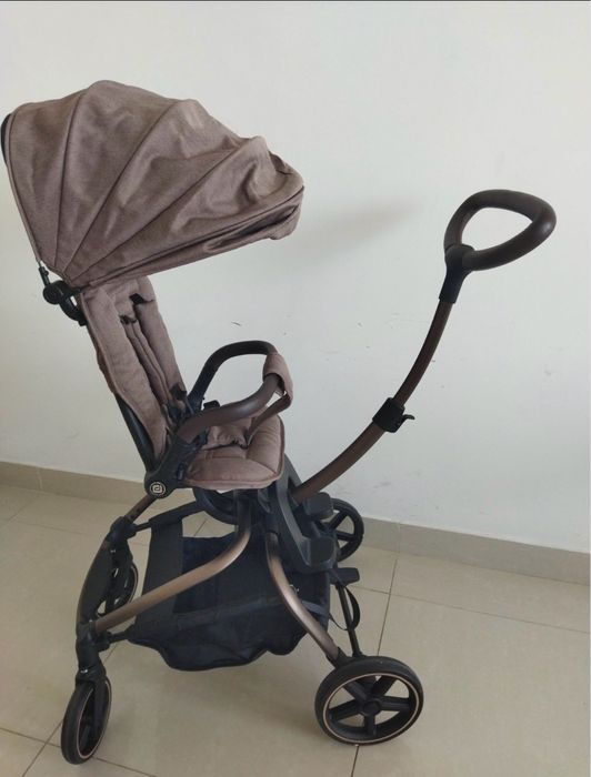 Лятна бебешка количка с реверсивна седалка