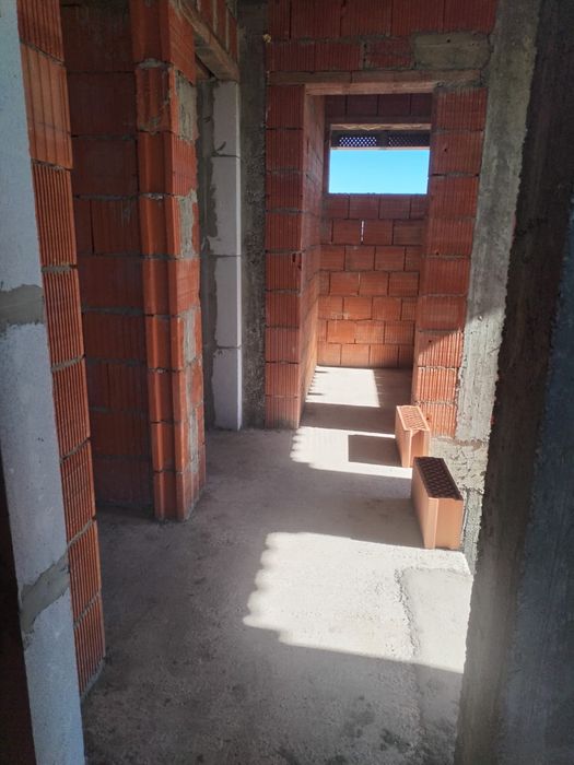 Vand casa in rosu in cartierul grigorescu