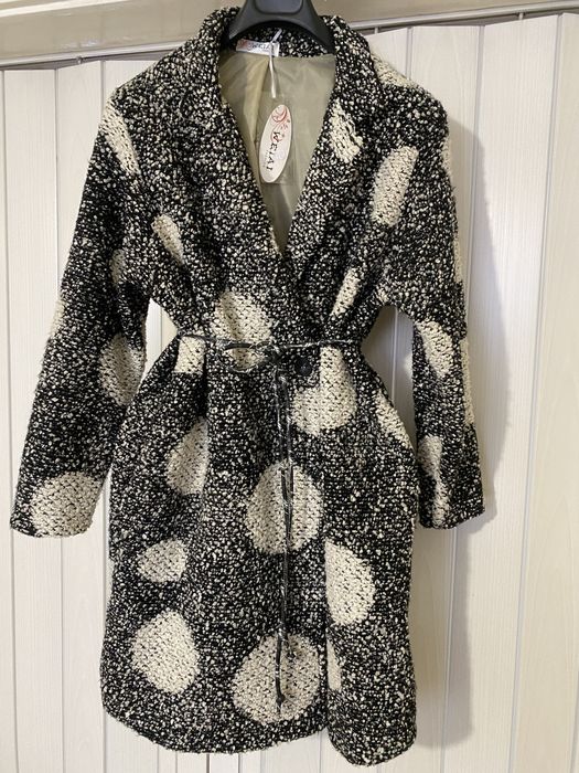 Дамско палто до коляното