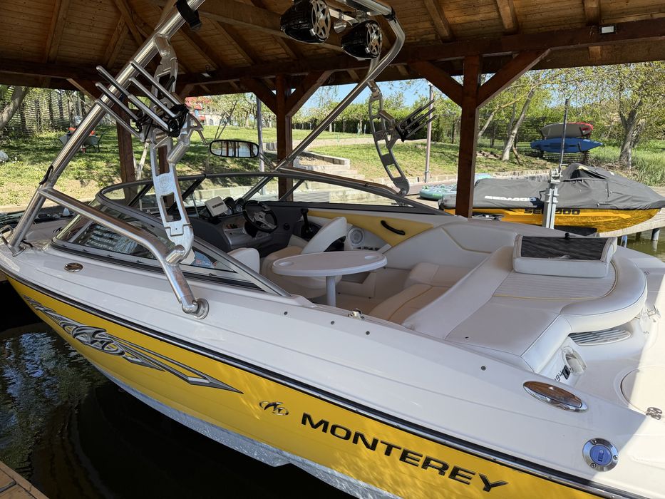 Ambarcatiune Barca Salupa premium MONTEREY 194 FS Mercruiser 4.3LXI 220PS Tower/ Boxe/ Hummingbird