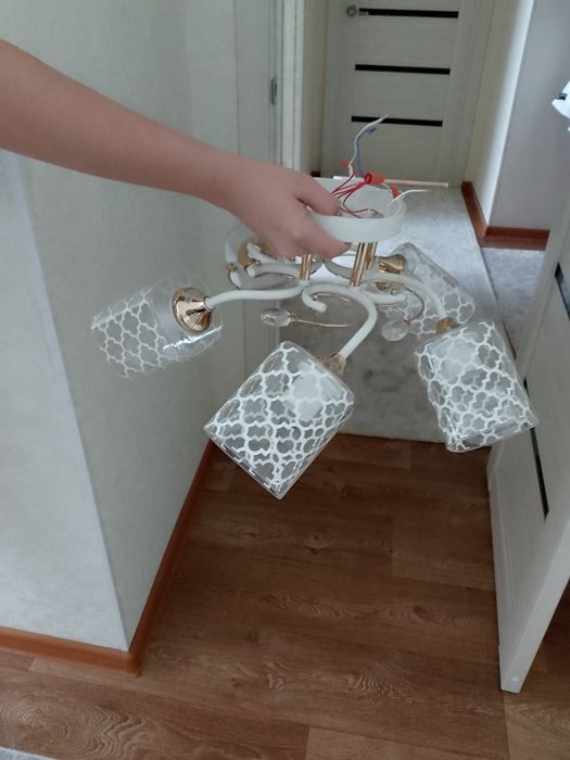 Продам люстры. КШТ