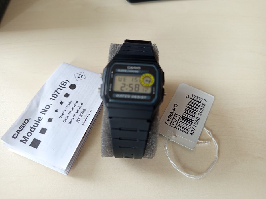 Casio часовници W59 и F94