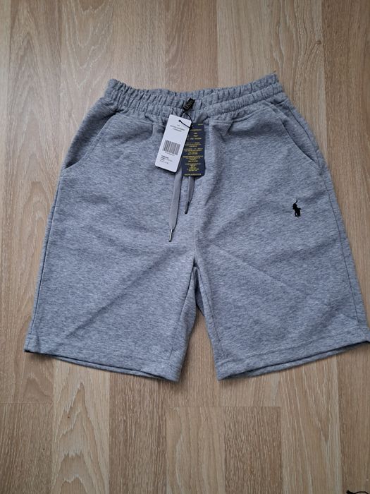 Vand pantaloni scurti