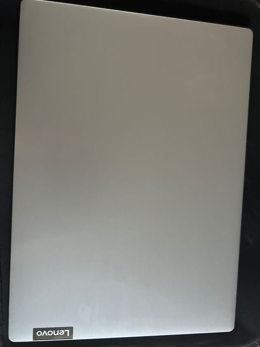 Vand Laptop lenovo incarcator +husă