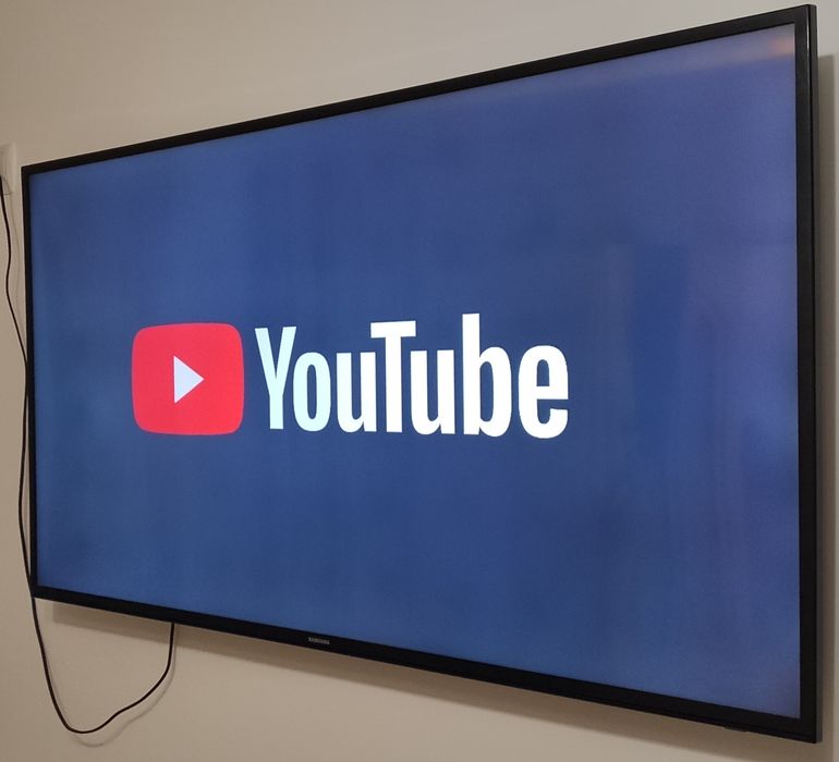 Большой смарт Samsung