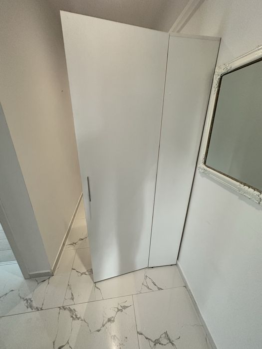 Vand dulap solid cu rafturi