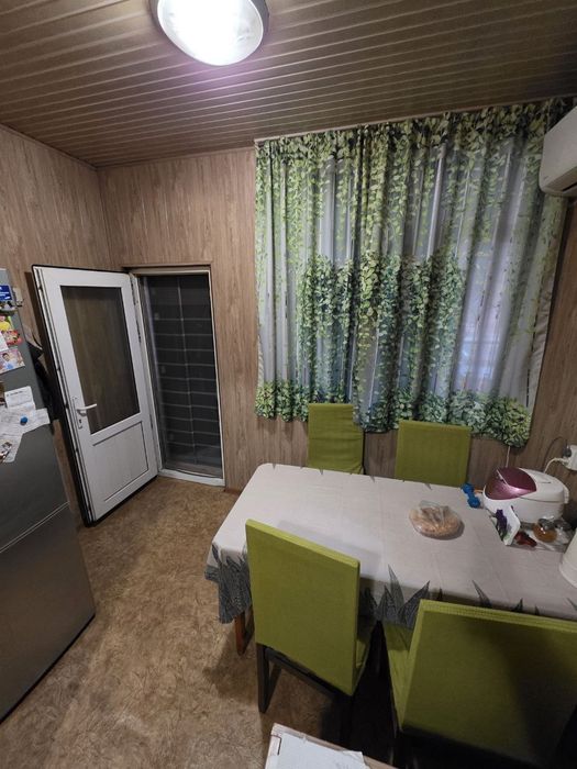 Продаётся 3-комнатная балкон 2х6 1 этаж