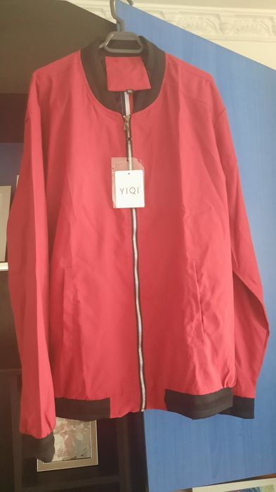 Vand geaca/haina fâș tip bomber noua