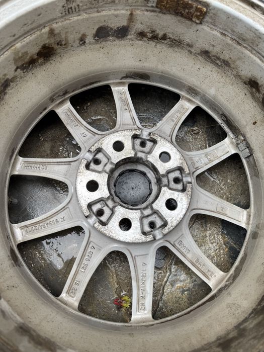 Set Jante Aliaj Originale BMW 16" cu Anvelope Iarnă Continental 205/60 R16 DOT 2023