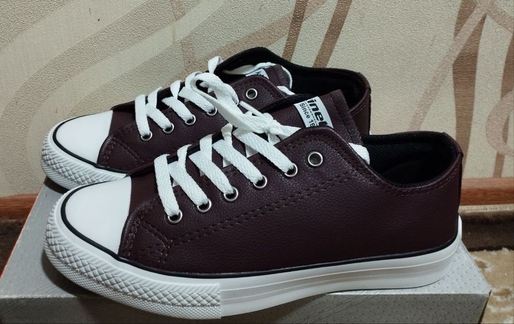 Новые женские кеды