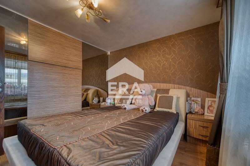Продава се Тристаен апартамент в Варна, Възраждане 1 - 123 кв.м за 991 €/кв.м - Снимка #9